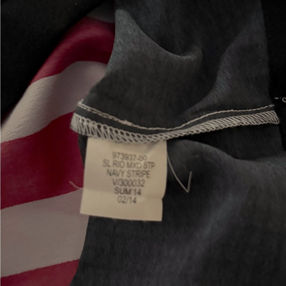 Banana button-back sleeveless top bottom stripe is navy, but can look black - Picture 6 of 7